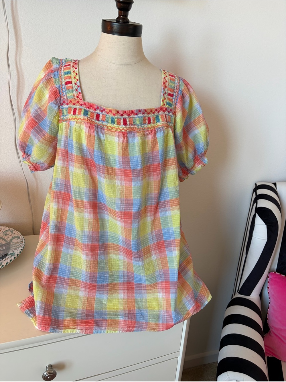 JOHNNY WAS large Delacey embroidered puff sleeve peasant top